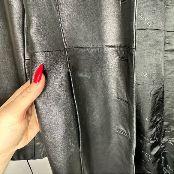 Danier Women’s Leather Jacket / Genuine Leather / Vintage Danier Leather - Picture 6 of 10